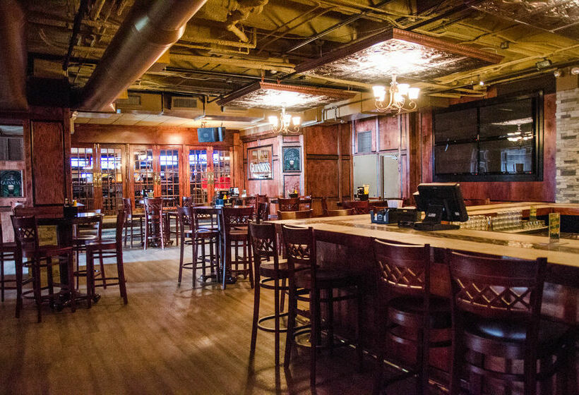 فندق Park Inn Harrisburg West