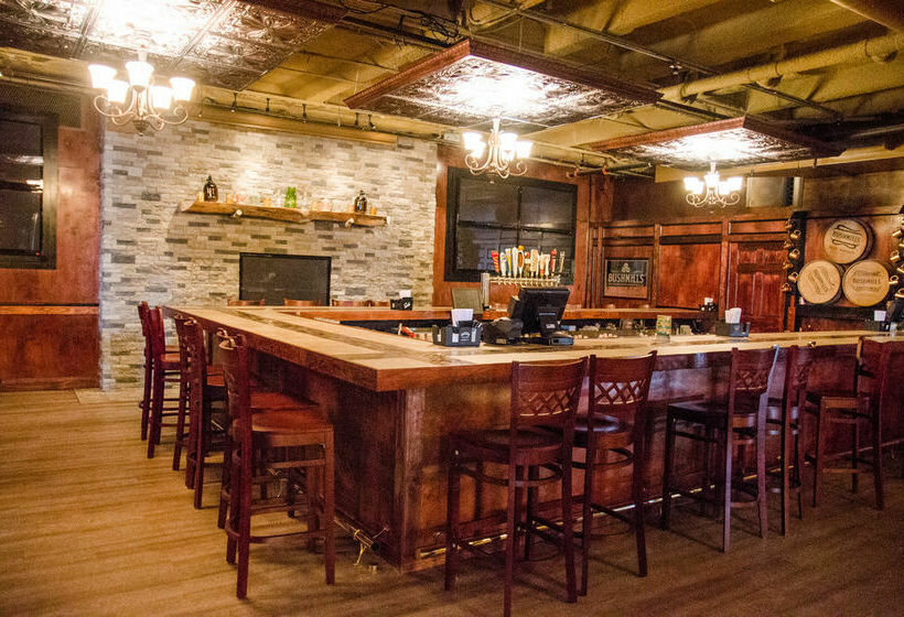 فندق Park Inn Harrisburg West