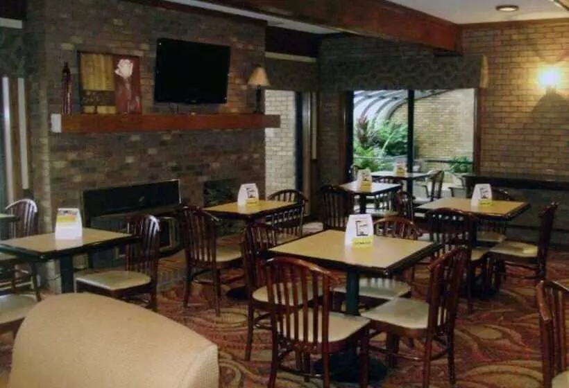 فندق Quality Inn & Suites Searcy I 67