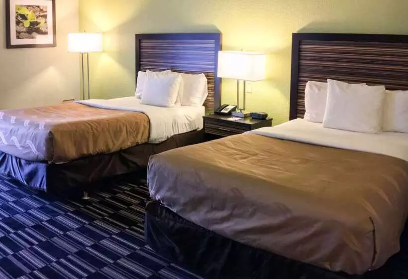 호텔 Quality Inn North