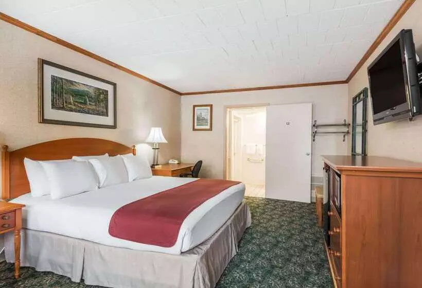 Ramada By Wyndham State College Hotel & Conference Center