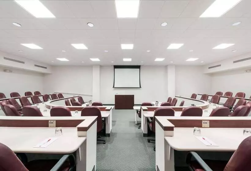 Ramada By Wyndham State College Hotel & Conference Center