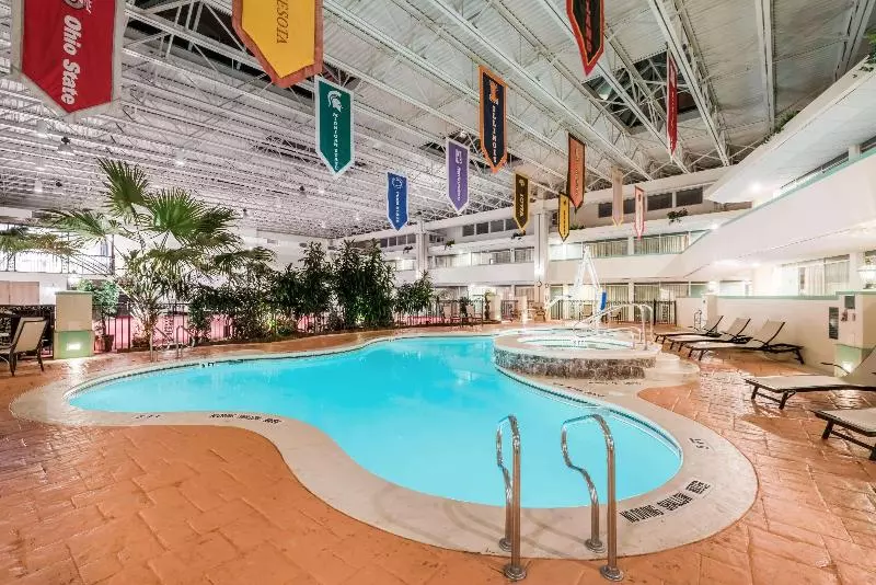 Ramada By Wyndham State College Hotel & Conference Center