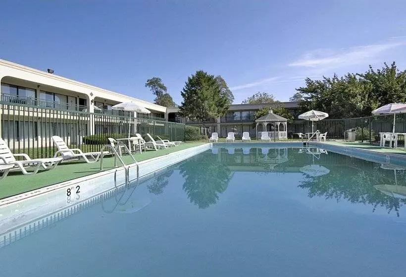 فندق Ramada By Wyndham Pikesville/baltimore North