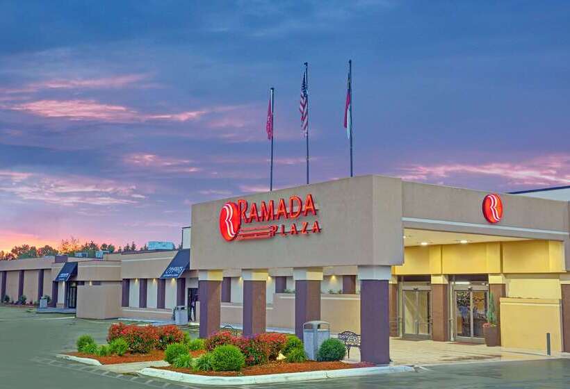 هتل Ramada Plaza By Wyndham Charlotte South End Airport