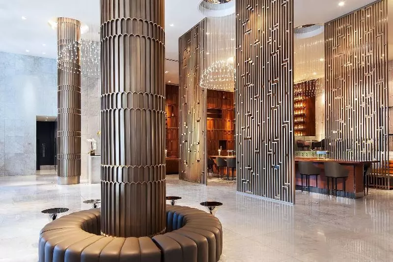 هتل Sheraton Grand Los Angeles