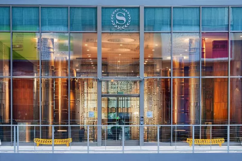 هتل Sheraton Grand Los Angeles