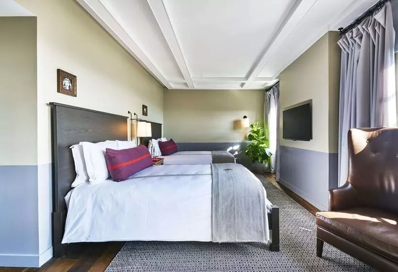 בית מלון כפרי The Hollywood Roosevelt