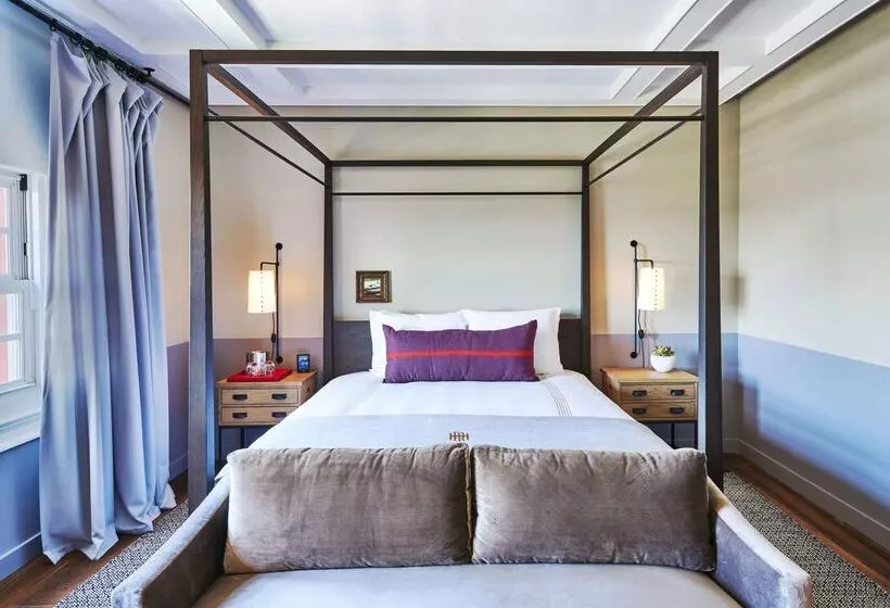 בית מלון כפרי The Hollywood Roosevelt