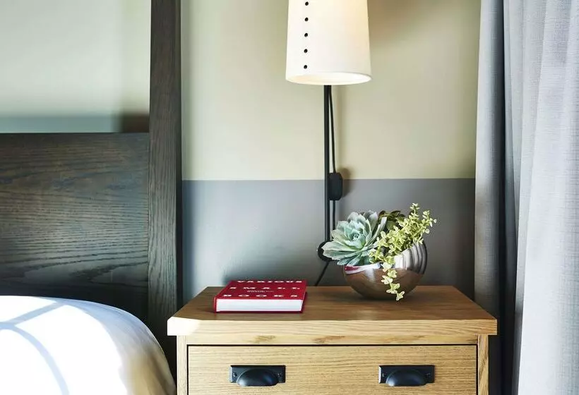 בית מלון כפרי The Hollywood Roosevelt