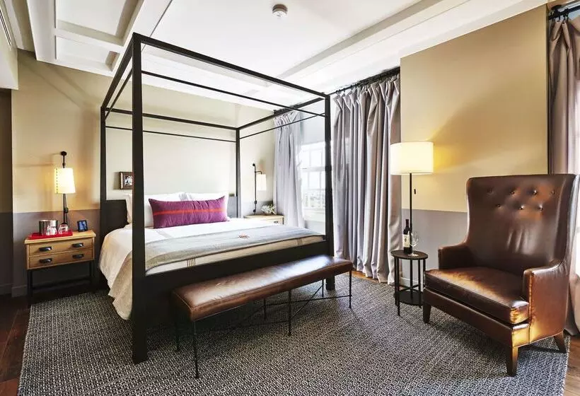 בית מלון כפרי The Hollywood Roosevelt