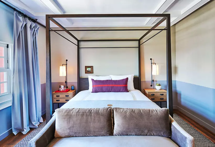 בית מלון כפרי The Hollywood Roosevelt