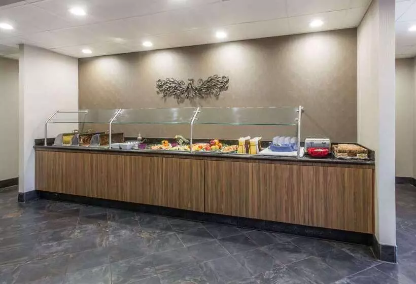 酒店 Wyndham Garden Fresno Yosemite Airport