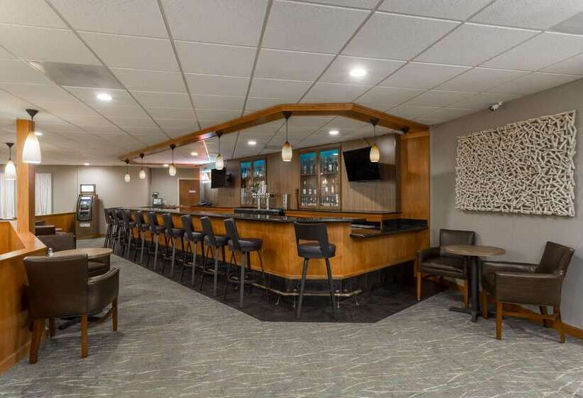 هتل Wyndham Garden Fresno Yosemite Airport