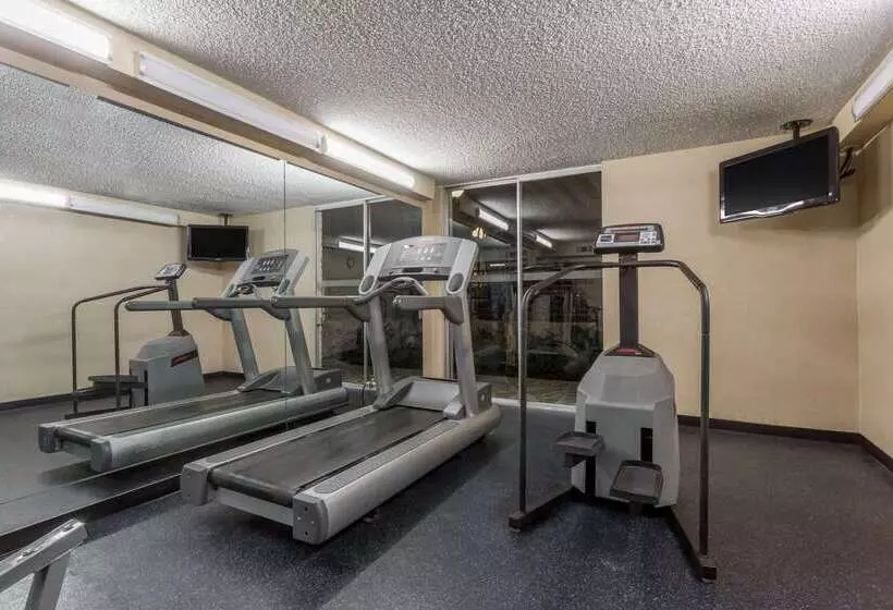 酒店 Wyndham Garden Fresno Yosemite Airport