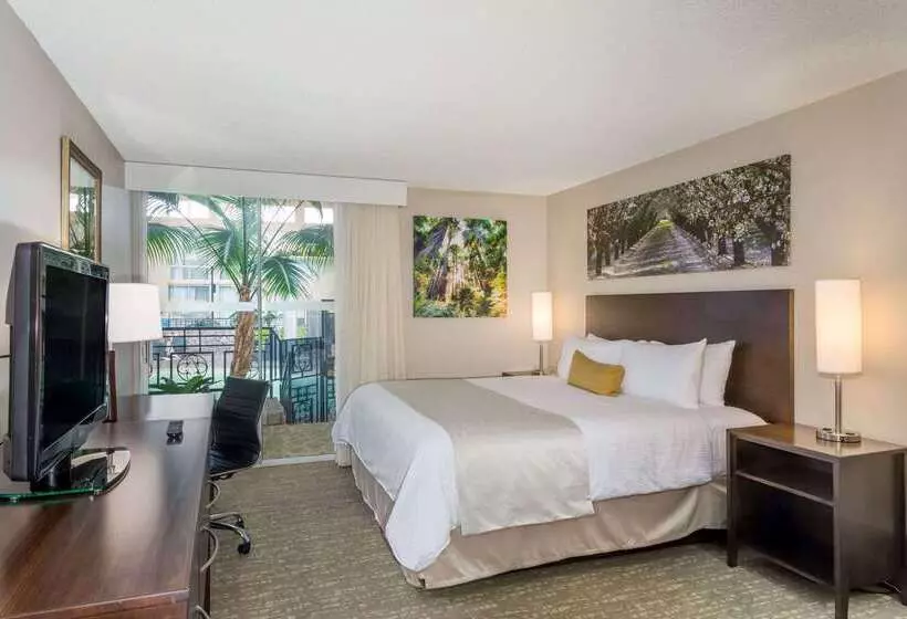 酒店 Wyndham Garden Fresno Yosemite Airport