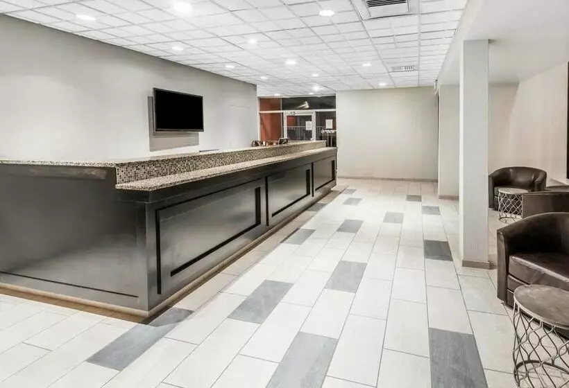 Howard Johnson Hotel