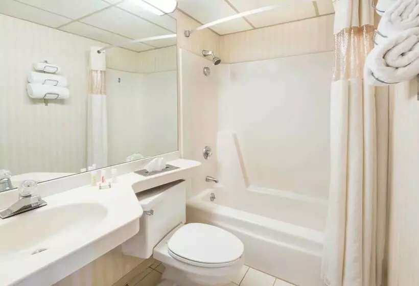 Howard Johnson Hotel