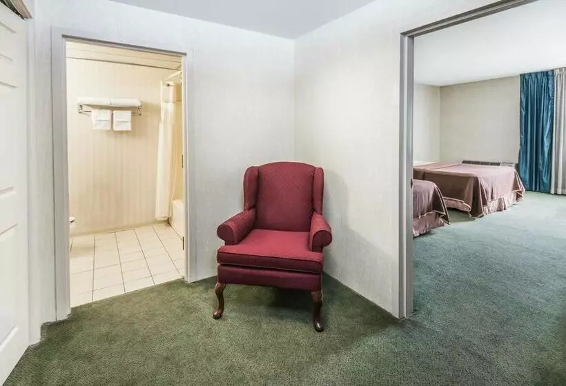 Howard Johnson Hotel