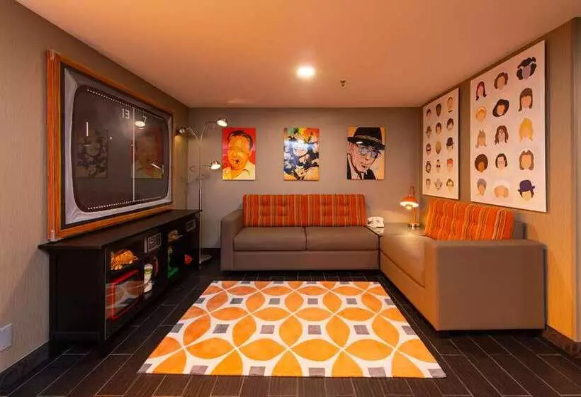 The Verve Hotel Boston Natick, Tapestry Collection By Hilton