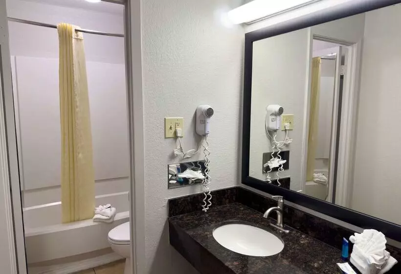 Hotel Americas Best Value Inn Austin University