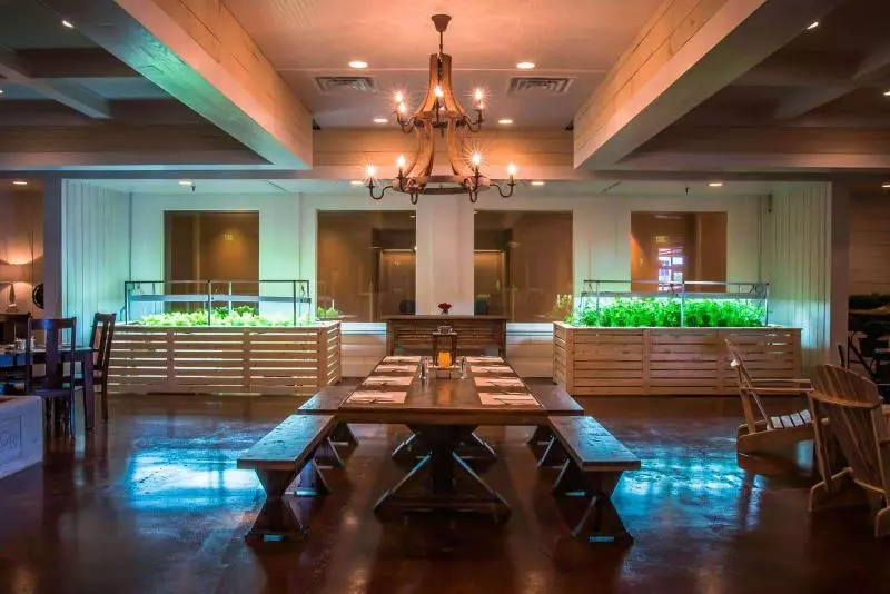 Bella Vista Hotel & Suites