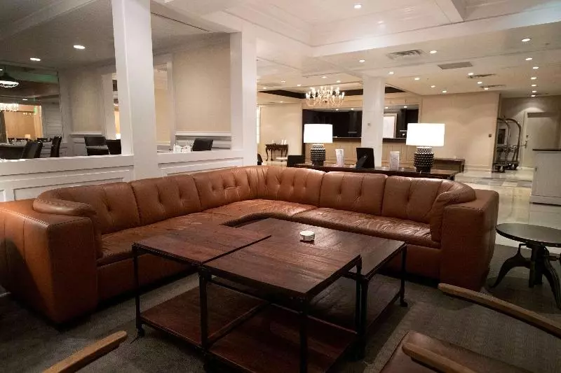 Bella Vista Hotel & Suites