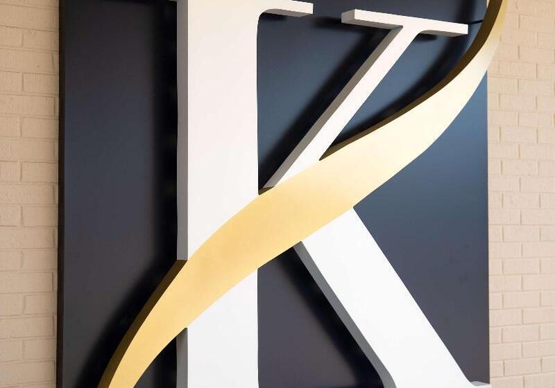 Bella Vista Hotel & Suites