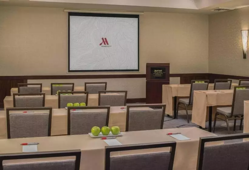 Отель Fullerton Marriott At California State University