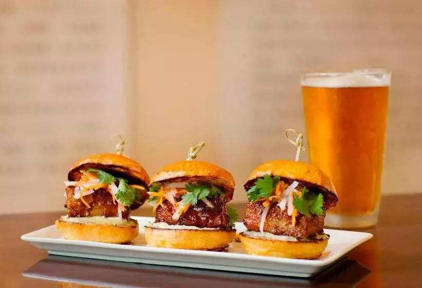 Отель Fullerton Marriott At California State University