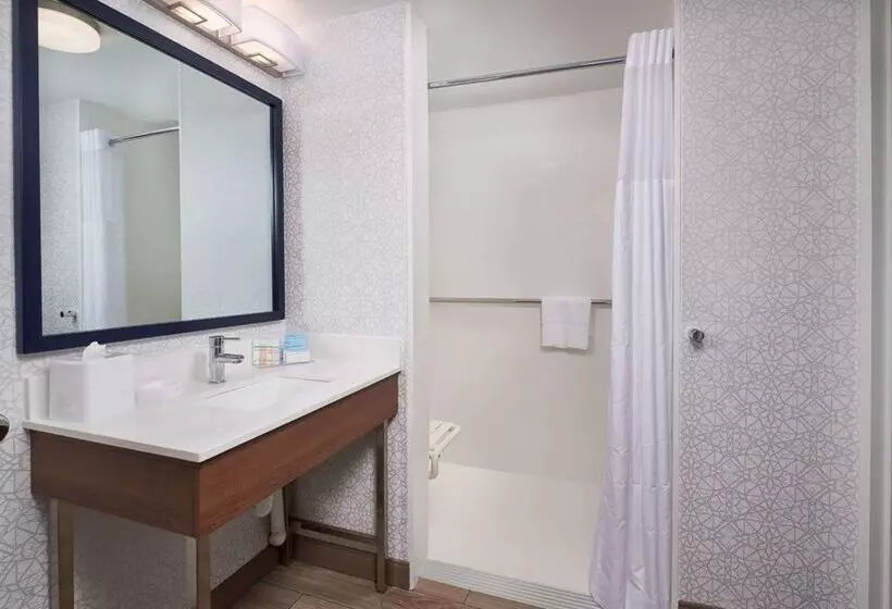 هتل Hampton Inn Butte