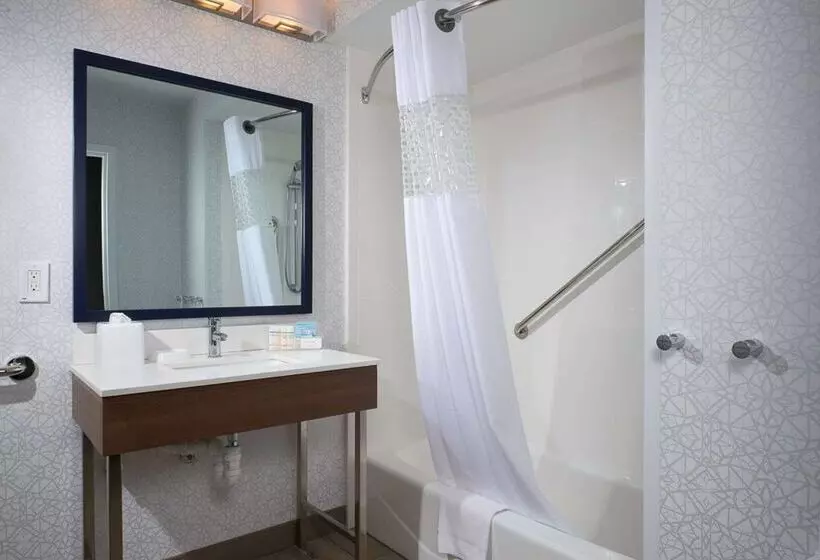 هتل Hampton Inn Butte