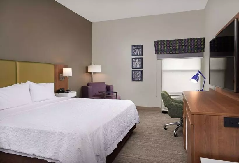 هتل Hampton Inn Butte