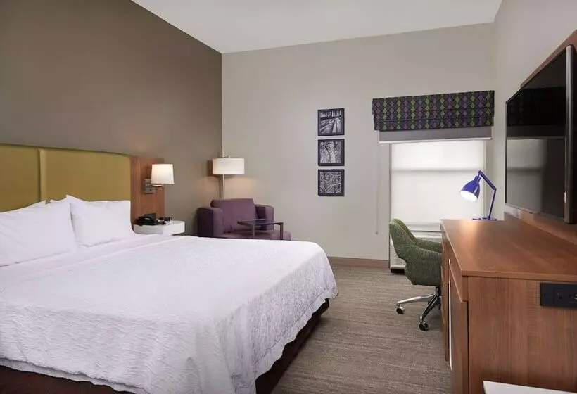 هتل Hampton Inn Butte