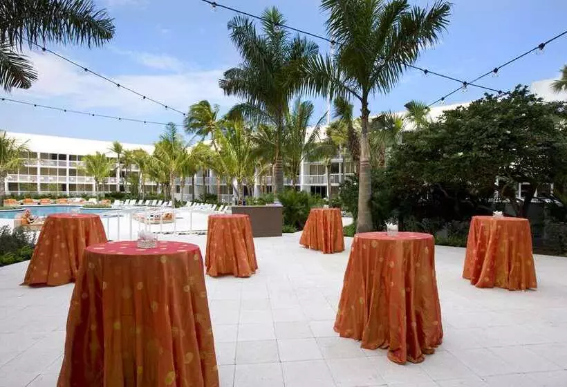 Отель Hilton Fort Lauderdale Marina