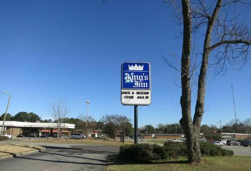 ホテル Kings Inn  Albany