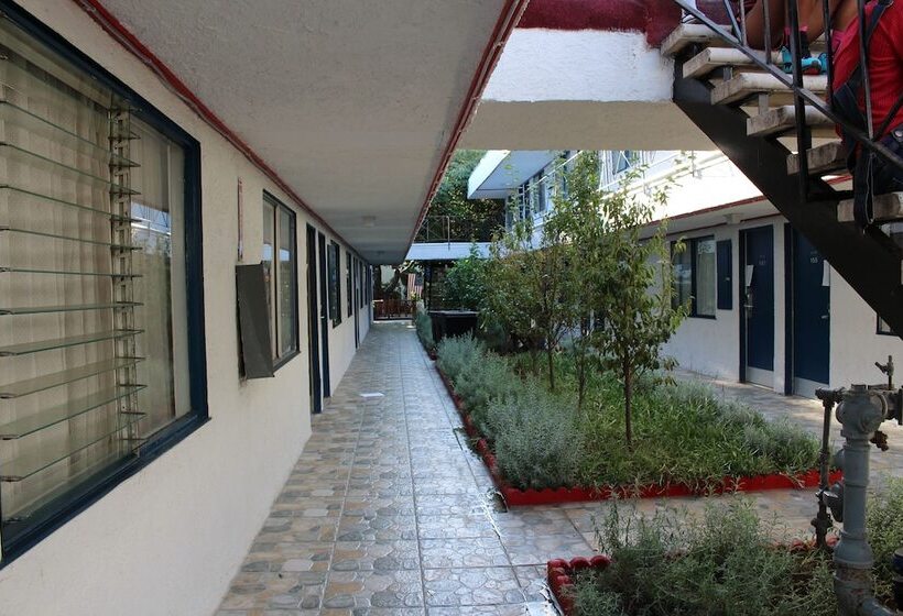 هتل La Adventurer