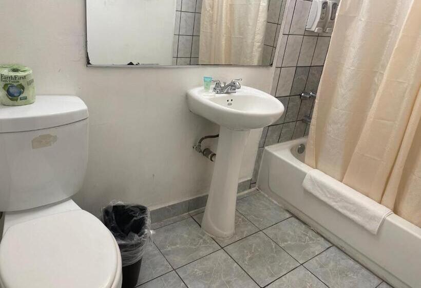 هتل La Adventurer