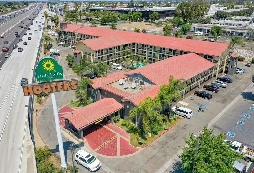 בית מלון כפרי La Quinta Inn By Wyndham Costa Mesa Orange County