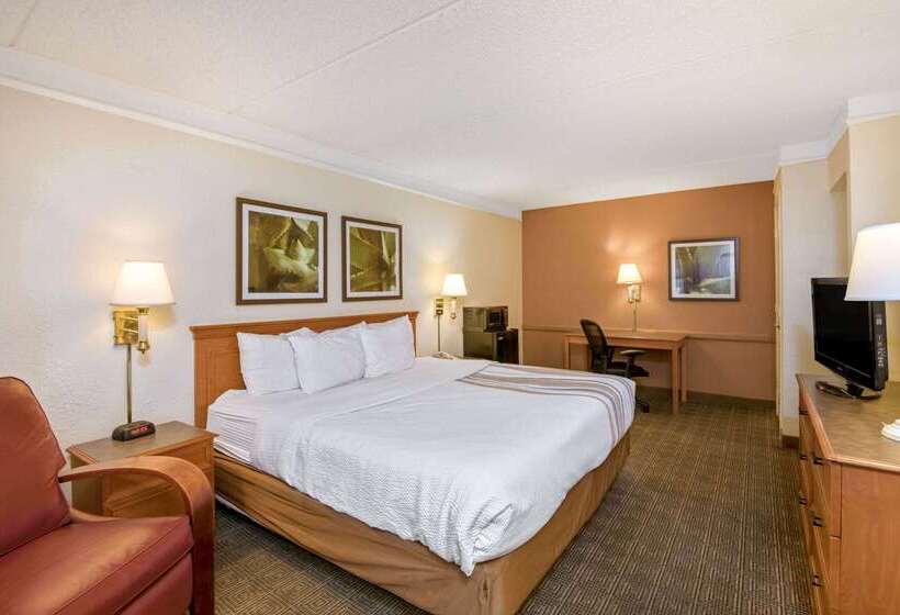 هتل La Quinta Inn By Wyndham San Antonio Market Square