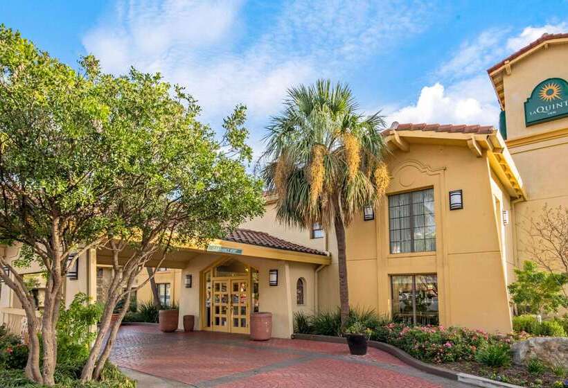 هتل La Quinta Inn By Wyndham San Antonio Market Square