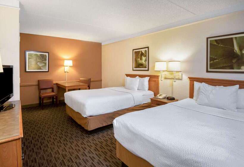 هتل La Quinta Inn By Wyndham San Antonio Market Square