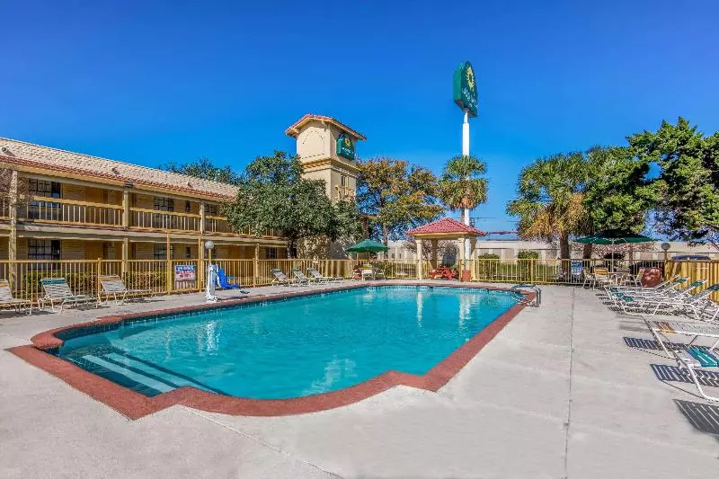 酒店 La Quinta Inn By Wyndham Ih 10 West San Antonio Tx