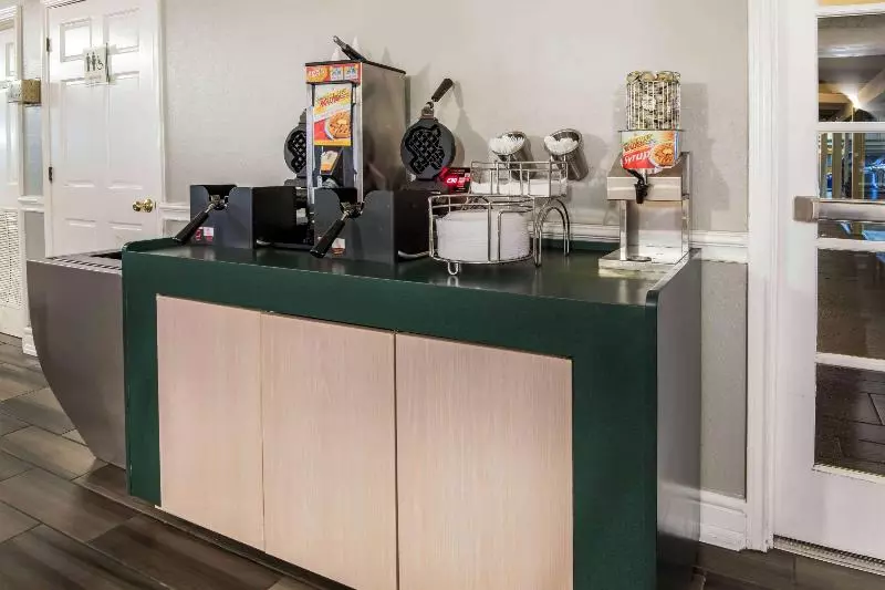 酒店 La Quinta Inn By Wyndham Ih 10 West San Antonio Tx