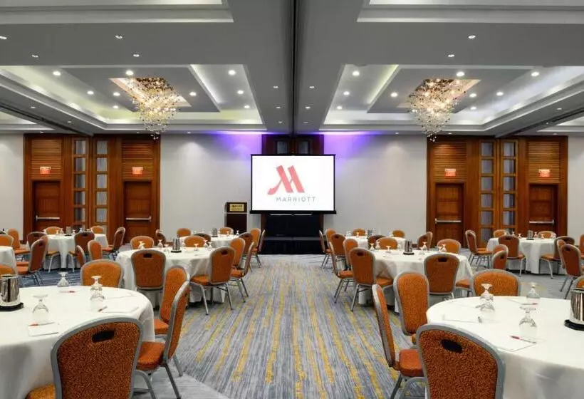 Otel Long Beach Marriott