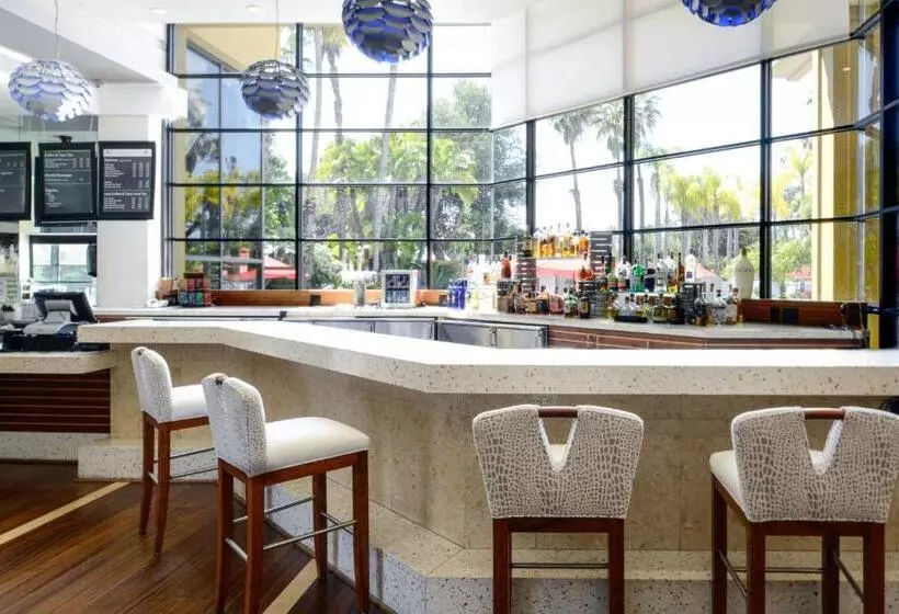 Otel Long Beach Marriott