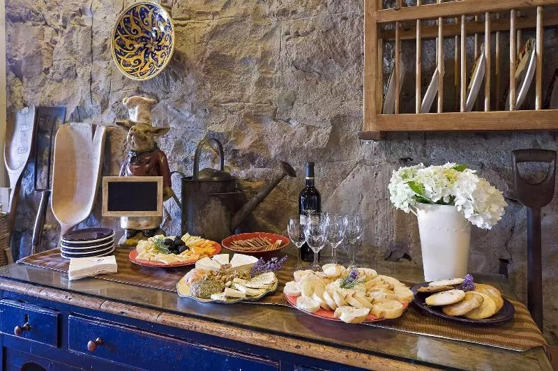 Отель Maison Fleurie, A Four Sisters Inn