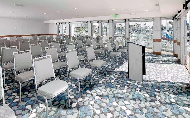 هتل Marina Del Rey