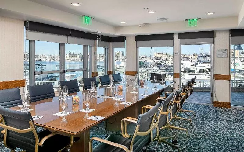 هتل Marina Del Rey