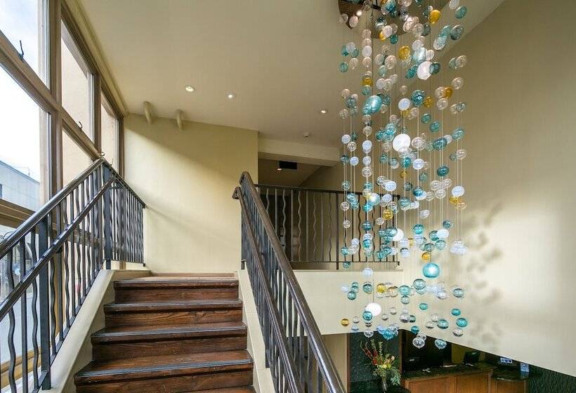 هتل Monterey Bay Inn